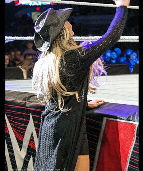 Trish Stratus kunst xxx archiv