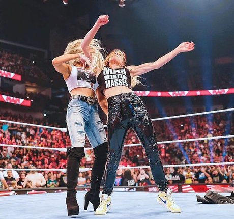 Trish Stratus top nackten galerien