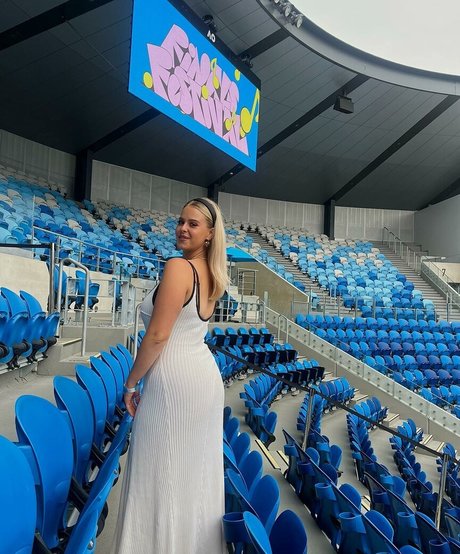 joi milf onlyfans top akt bild