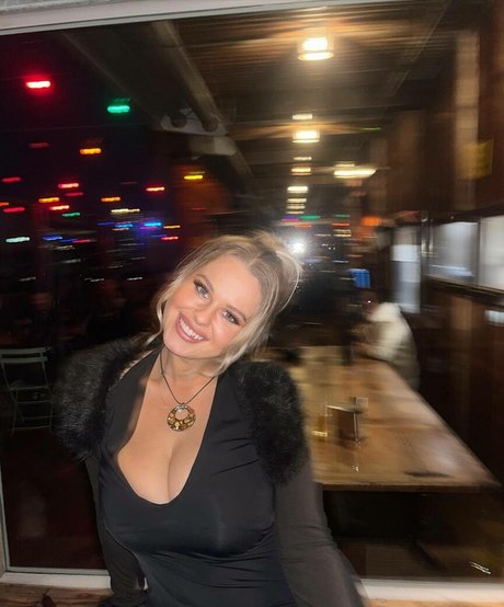 Jasmine Ramage exklusive top galerie