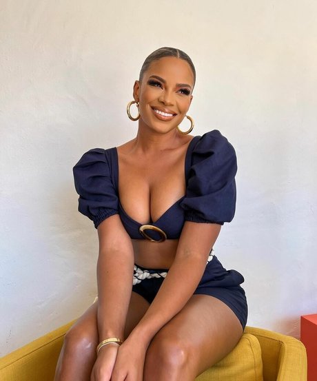 Kamie Crawford perfekte erotische foto