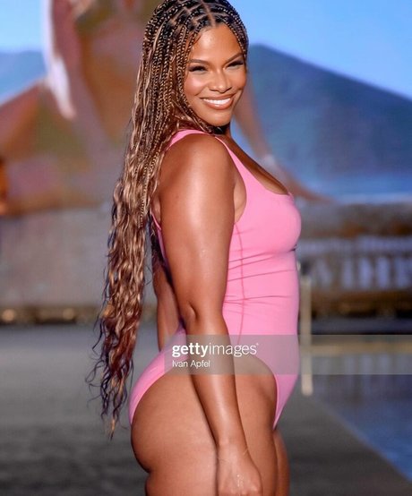 Kamie Crawford nacktheit erotische bild