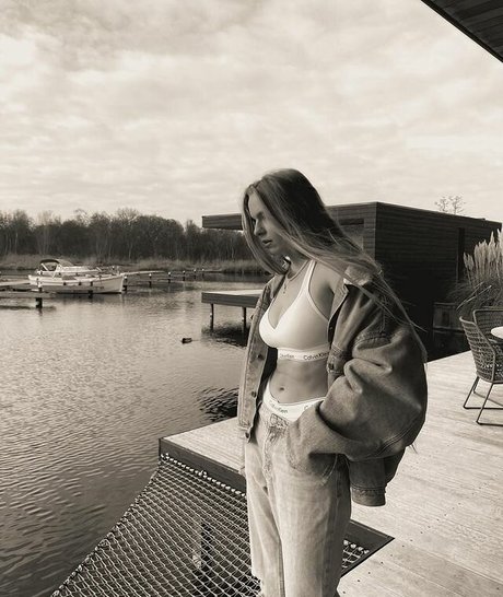 Lies Zhara erwachsene pornographische archiv