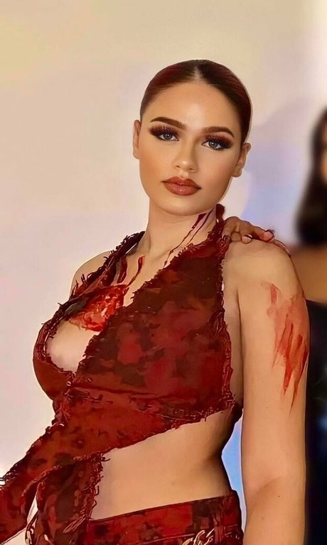 badmomzjay schauspielerin freie foto