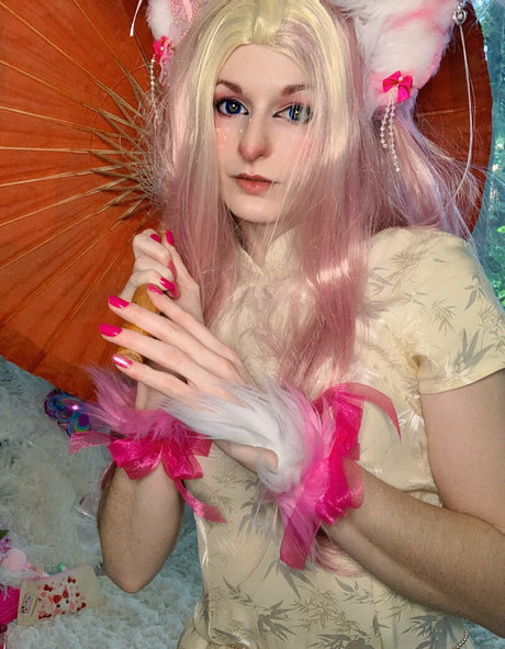 heiße blonde onlyfans erwachsene nacktheit bild