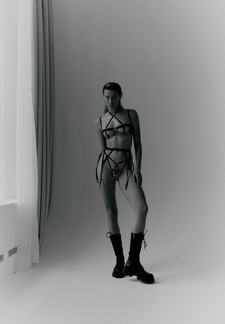 Gigi Skubis nackt heiße archiv