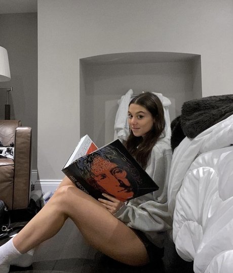 Kira Kosarin erwachsene nacktheit bilder