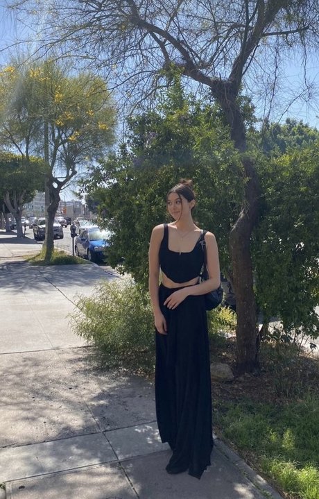 Kira Kosarin hübsche pornographische galerie