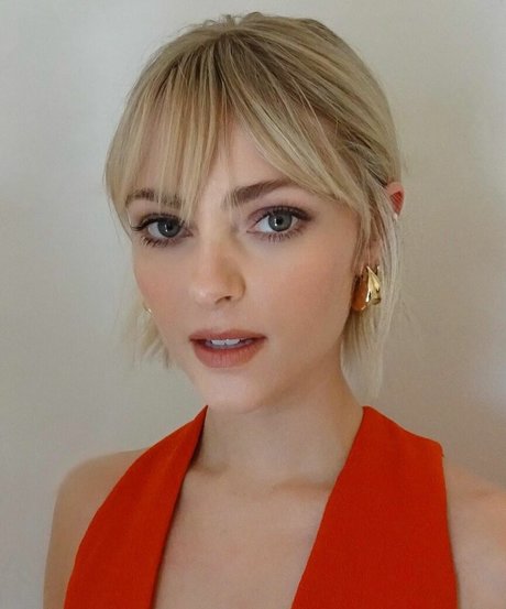 AnnaSophia Robb kunst nacktheit galerien