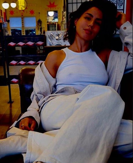 Megan Batoon nacktheit schöne bild