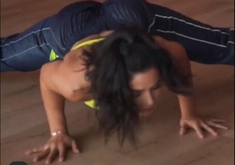 Megan Batoon porno schöne galerie