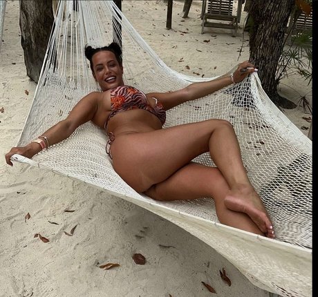 Elle Faye schöne erwachsene bilder