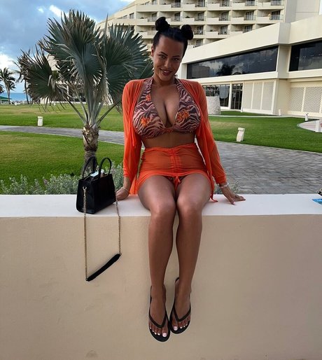 Elle Faye hübsche fotos