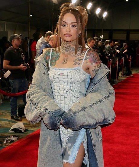 Kehlani erwachsene erotische archiv