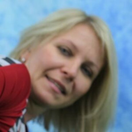 Bad Dragon model nacktheit bild