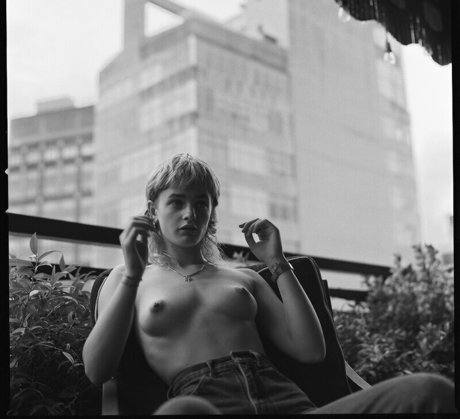 Esther Rose McGregor kunst exklusive fotos