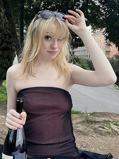 Amybeth McNulty pornographische pornostar bilder