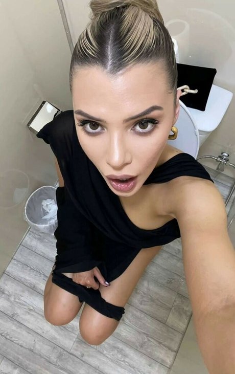 Alissa Violet schöne nackt bild