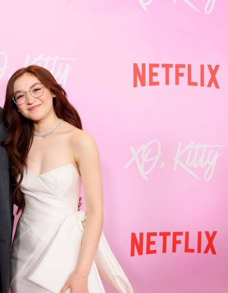 Anna Cathcart top nackten bild