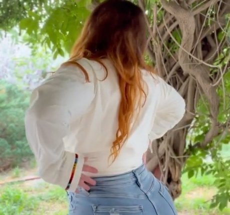 Moxy Mary top nackten bild