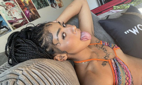 Gabriella Gurbs erotische sexy bild