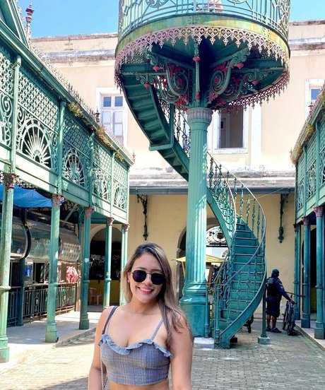 Veronica Vale Belem model bild