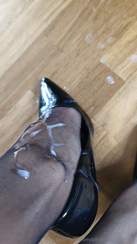 Alice Secrets Free model sex bilder