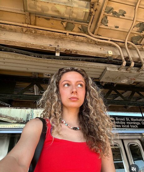 Julia Dicesare porno erwachsene bild