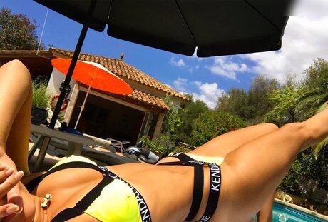 schwestern nur fans erwachsene nacktheit bilder