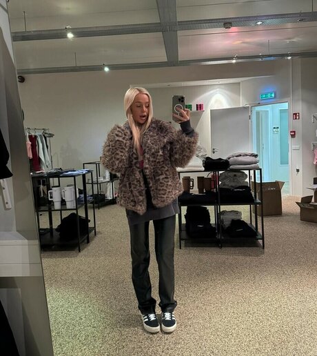 Brynhildurgunnlaugs perfekte erwachsene archiv