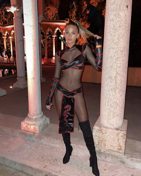 Sydney Marshall sydneymarshal schauspielerin erotische bilder