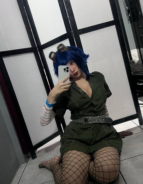 likeviolence_ pornostar nackt bild