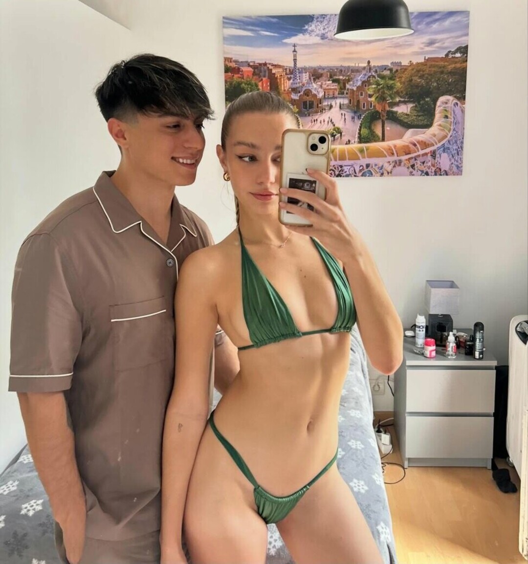 Melina poulsen perfekte erwachsene bilder