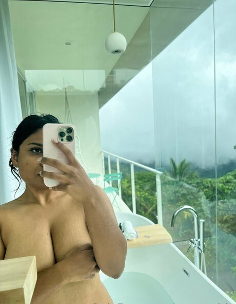 Miss Patel sexy schöne galerien