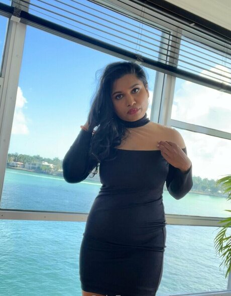 Miss Patel nacktheit top foto