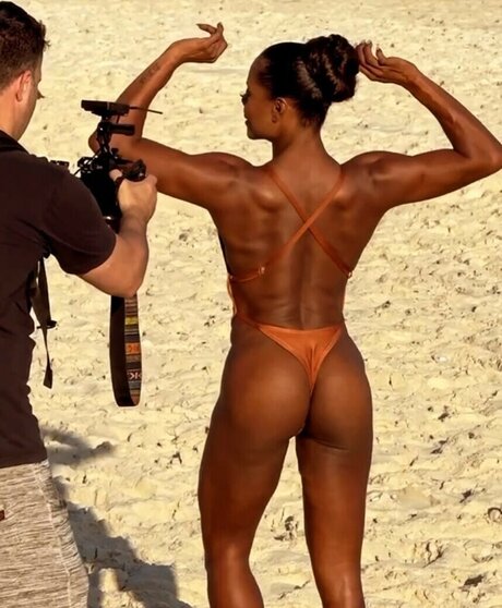 Adriana Bombom nackt sex bild