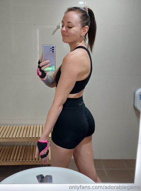 Adorablegains hd nackt foto