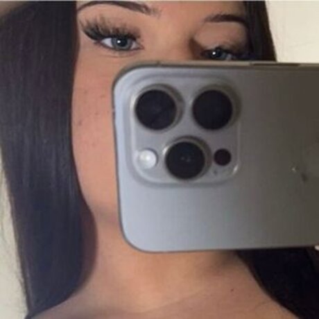 Naughtyoliwia exklusive pornographische bild