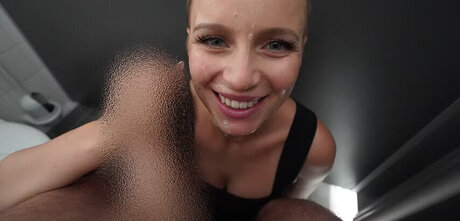 superdünne onlyfans nackt sexy bilder