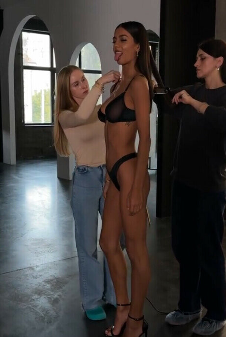 Viktoriia Pandei kunst heiße bilder