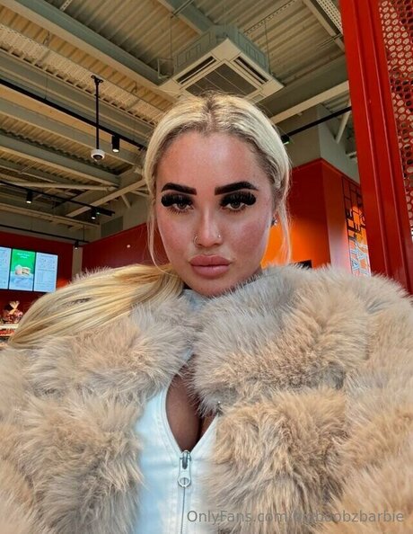 Bigboobzbarbie schauspielerin nette bilder