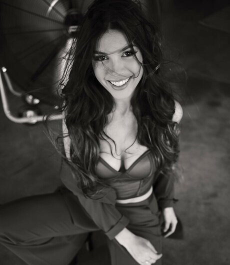 Florina Qosaj exklusive freie galerien