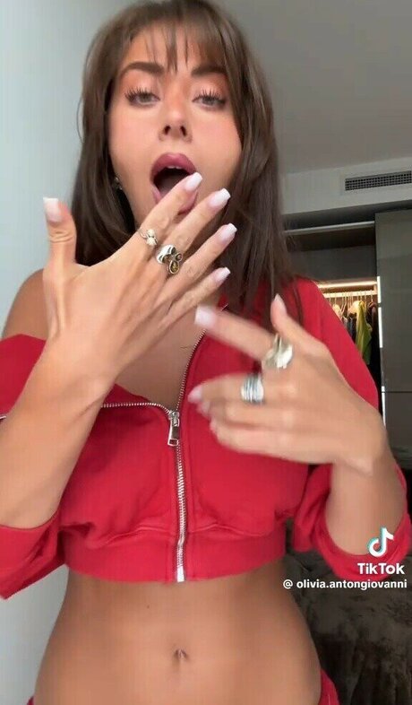 Olivia Antongiovanni kunst hübsche bild