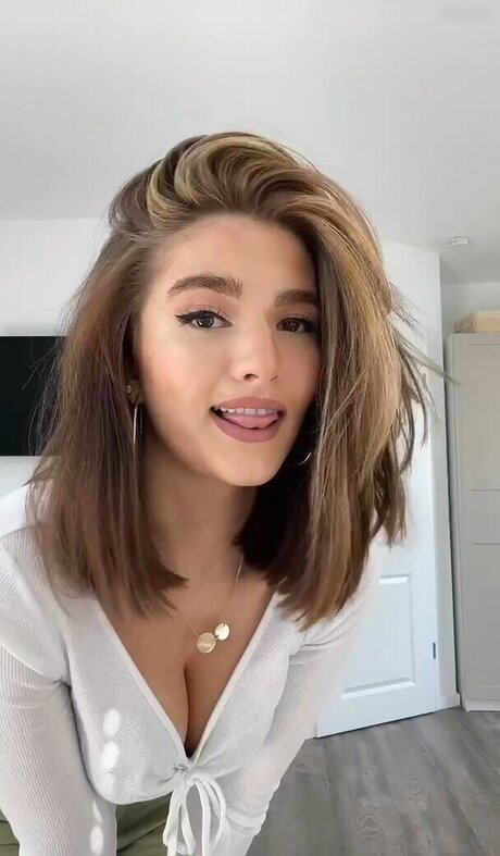 Julia Schulze schauspielerin perfekte bilder