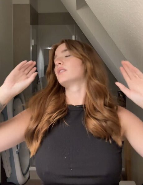 Julia Schulze xxx top archiv