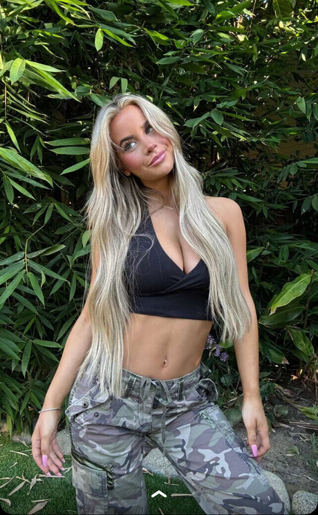 Emily Elizab3th hd perfekte bild