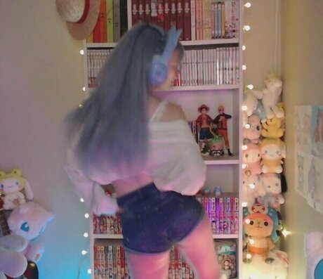 anfällige knochen-onlyfans erotische nacktheit archiv