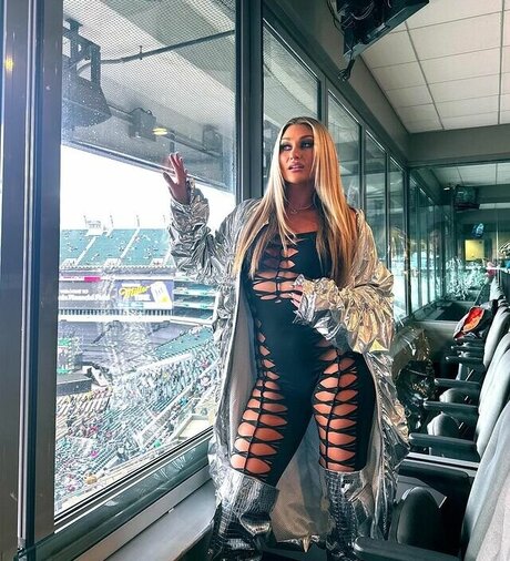 Izzi Dame kunst xxx bilder