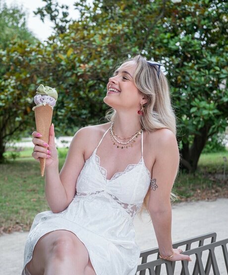 Camille LV pornostar kunst fotos