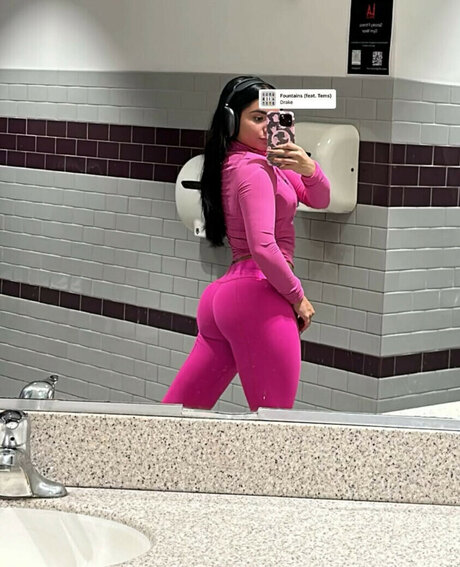 Tati Mcquay xxx schöne foto